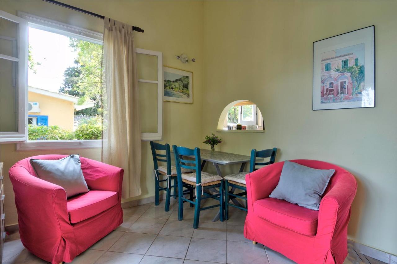 Villa Serena Nisaki  Exteriör bild