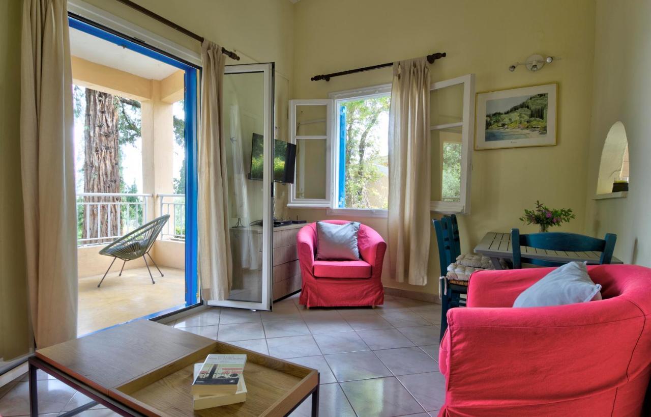 Villa Serena Nisaki  Exteriör bild